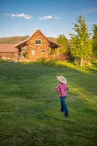 kids walking alone to her cabin