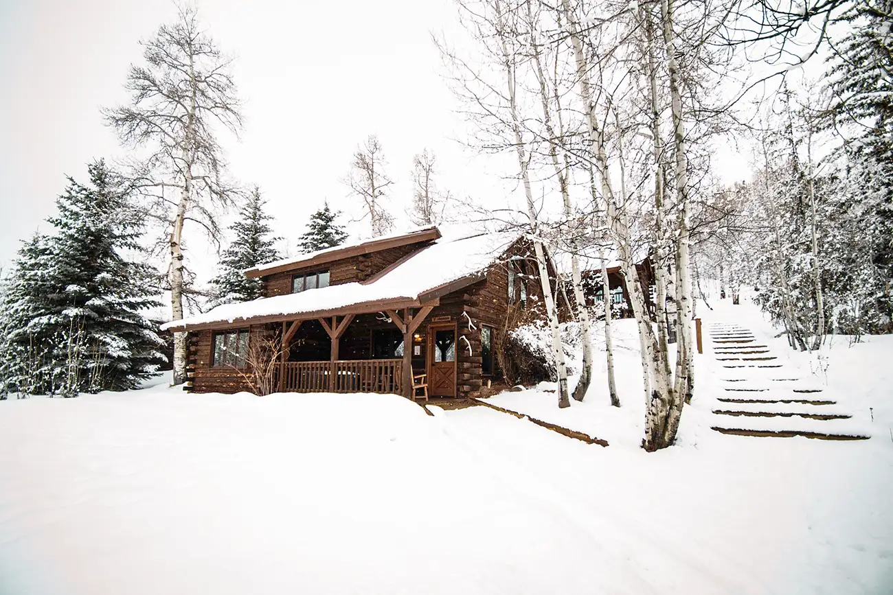 romantic-colorado-vacation-vista-verde-ranch-hinman-exterior-winter-02