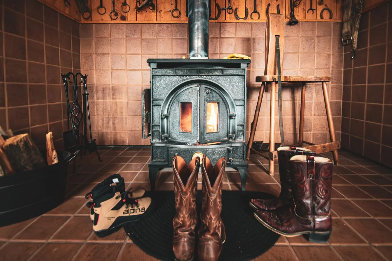 vista-verde-ranch-luxury-cabins-zirkel-Fireplace